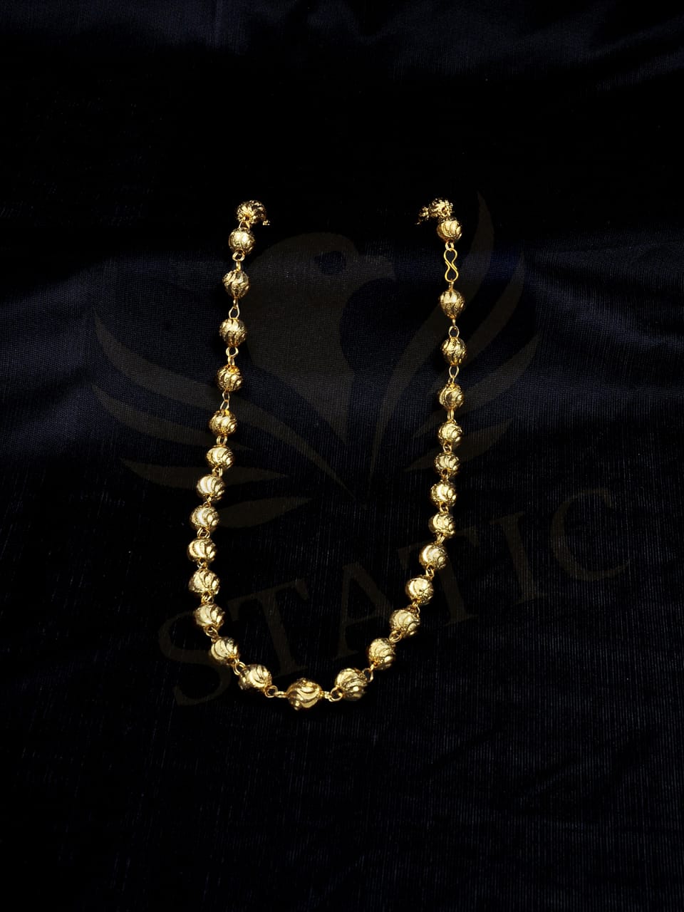 Contemporary Layered Chain Haar